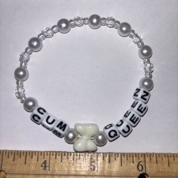 White Pearl “C*m Queen” Bracelet Adult Humor Beaded Handmade Naughty Accessories - Picture 1 of 2